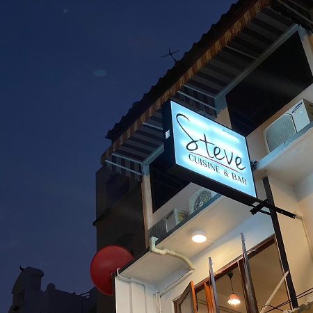 Steve Lady Hostel Bangkok Exteriör bild