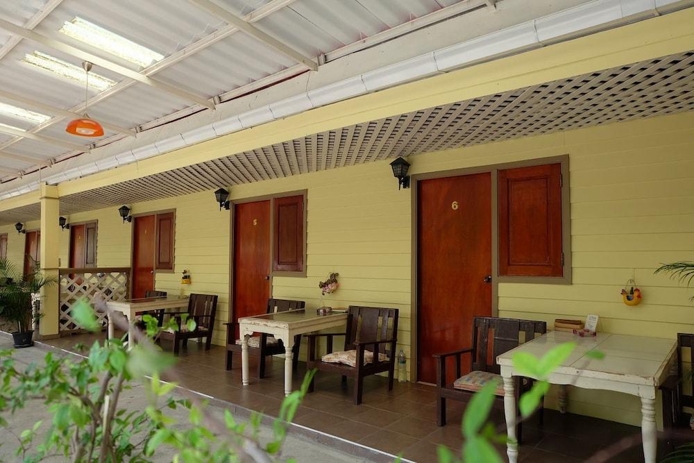 Steve Lady Hostel Bangkok Exteriör bild