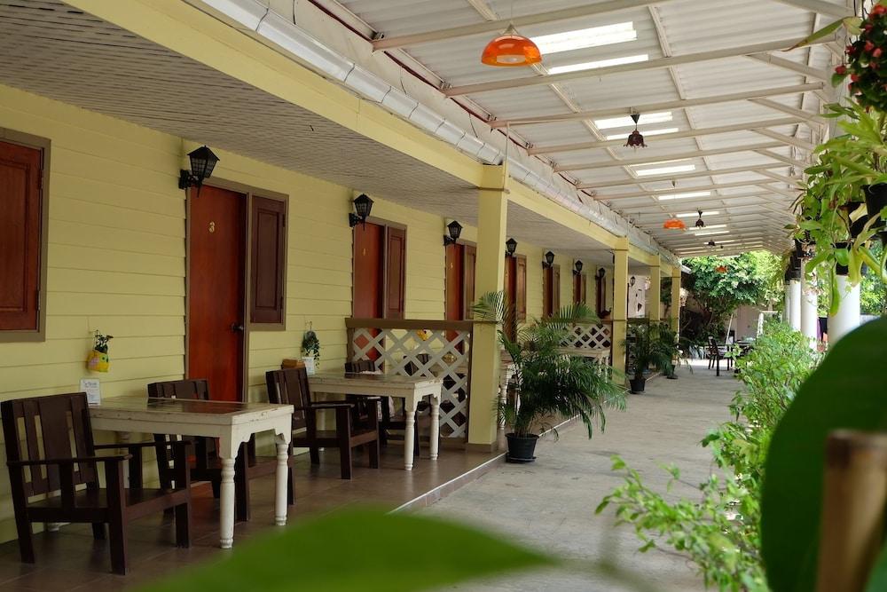 Steve Lady Hostel Bangkok Exteriör bild