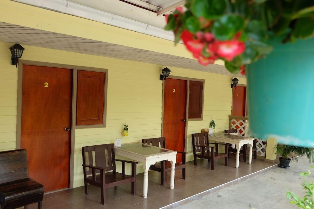 Steve Lady Hostel Bangkok Exteriör bild