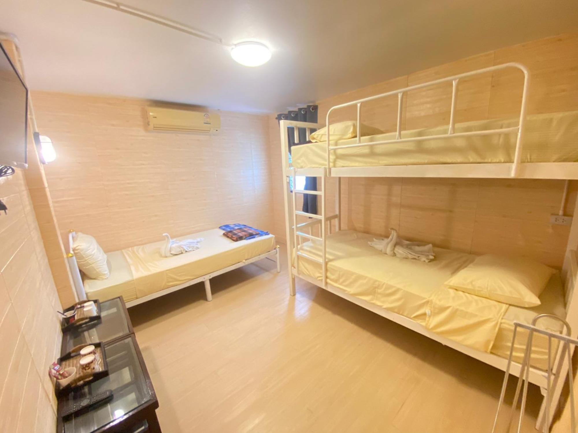 Steve Lady Hostel Bangkok Exteriör bild